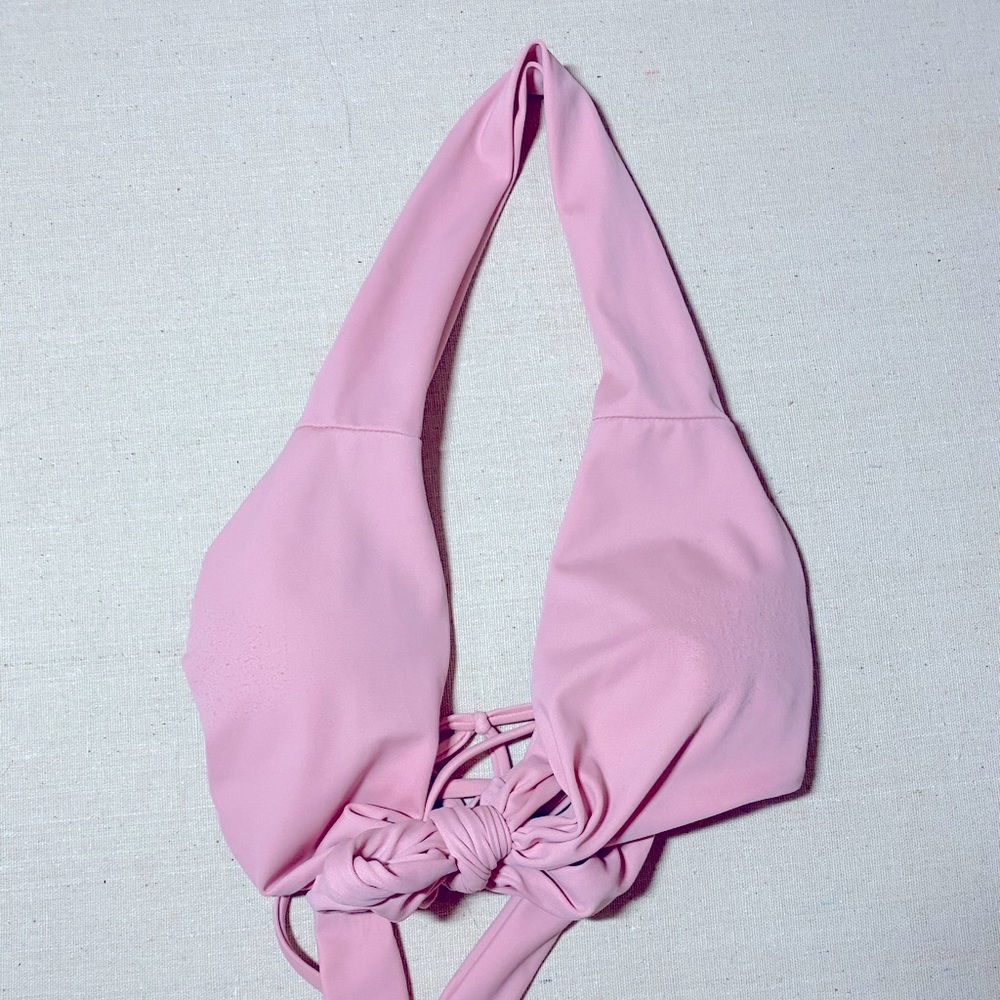V-NECK FRONT TIE BIKINI TOP